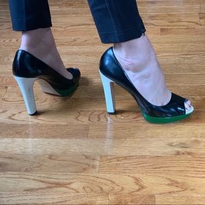 Marc by Marc Jacobs colorblock peep toe pump